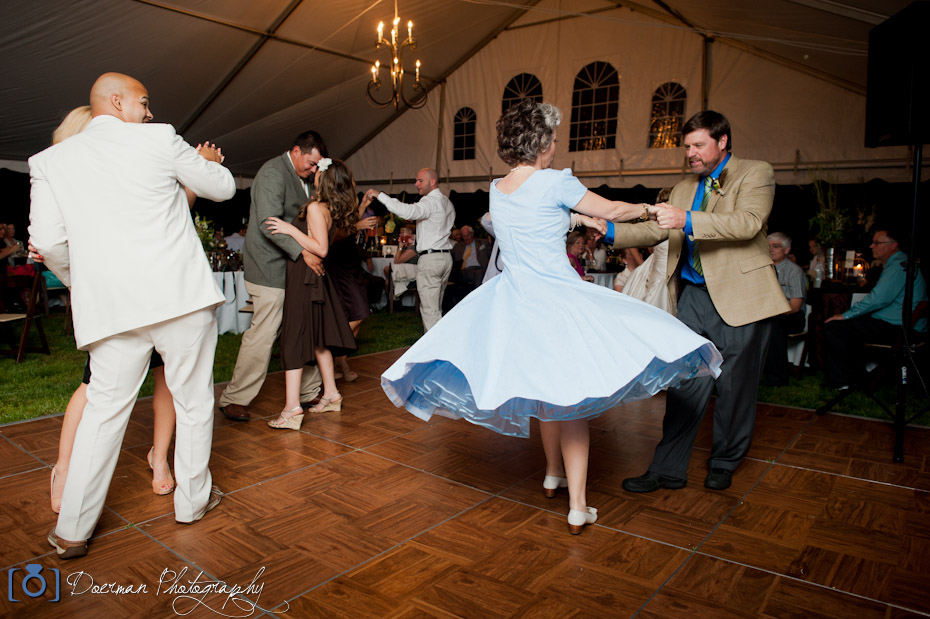 reception-dancing-wedding