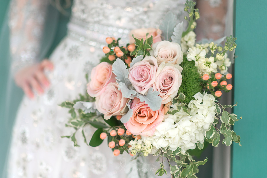 bridal session wedding bouquet